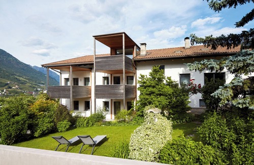Naturno Apartment | Idyllic time-out with an organic pool surrounded by green nature