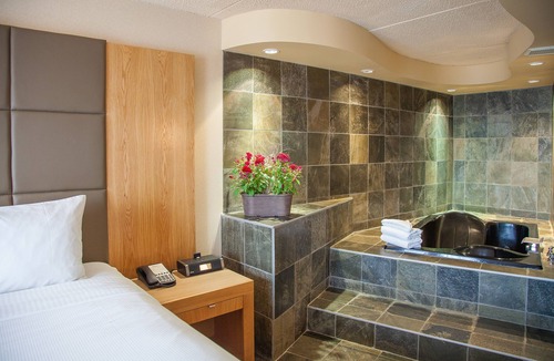Red Deer Hotel | iHOTEL & Conference Center Red Deer