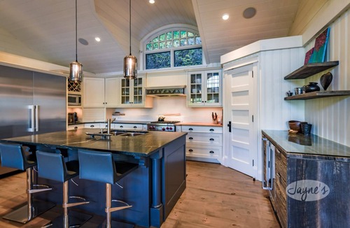 Seguin Cottage | Immaculate, Resort-Like Property on Lake Rosseau!