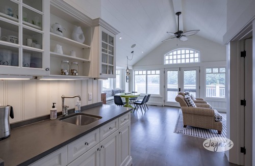 Seguin Cottage | Immaculate, Resort-Like Property on Lake Rosseau!