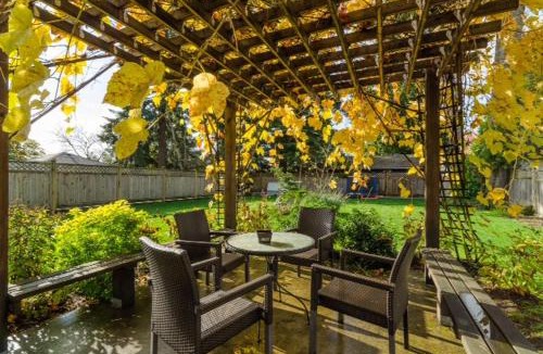 Burnaby Bed & Breakfast | Imperial House