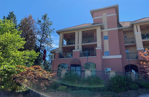 Quail Ridge Apartment | Impressive Deck With Lake View Studio - 301B