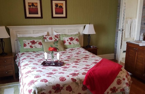 Matane House | In the heart of Matane, the Bruine Océane Inn is a little gem ready to welcome y