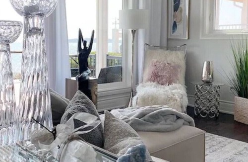 Crystal Beach House | In The Moment Premium Suite