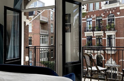 Vondelbuurt Apartment | In the tree lined streets of Amsterdam-A stones throw from Vondelpark