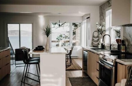Dalhousie Apartment | Inch Arran Escape - Waterfront, king bed, D/W, Firepit