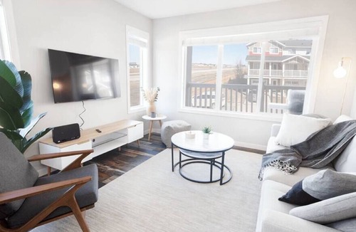 Fort Gary House | Incredible 3Bedroom Townhouse with Garage & Wi-Fi!