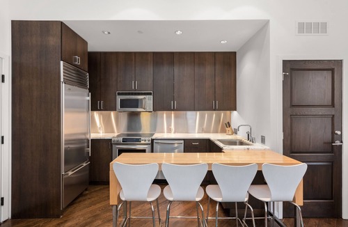 Downtown Hotel | Independence Square Lodge by Frias