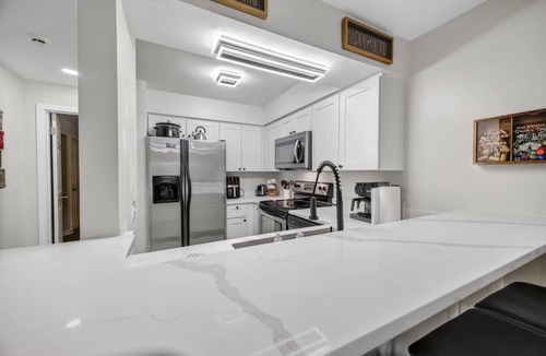 Osage Beach Condo | Indoor/Outdoor Pools! Hot Tub! Steam Room! Sauna!