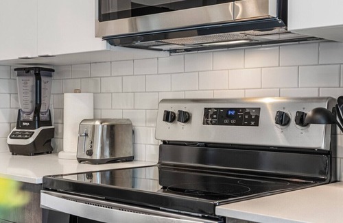 Inglewood Apartment | Inglewood Condo 2BR/2BA Trendy & Walkable #36