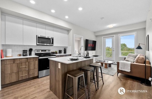 Inglewood House | Inglewood Luxury King Bed Parking Netflix#15
