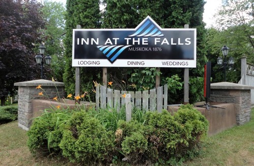 Bracebridge Hotel | Inn at the Falls