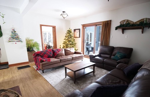 Rawdon House | Inn for events 16 places private lake!