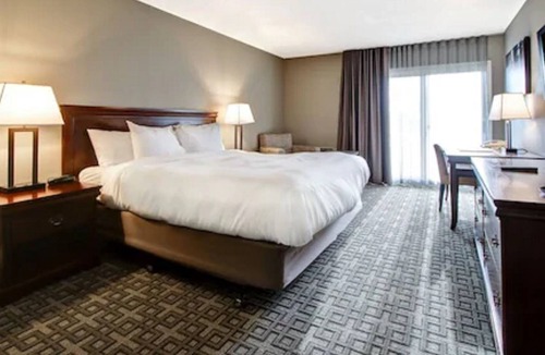 Waterloo Hotel | Inn of Waterloo and Conference Centre