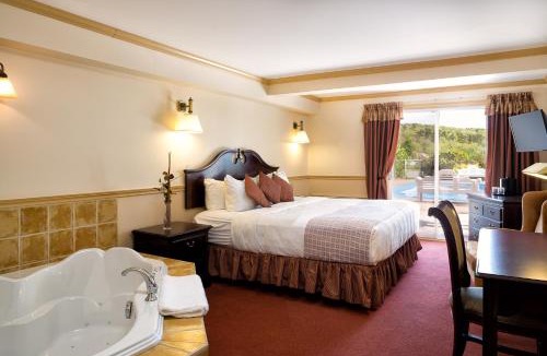 Fall River Hotel | Inn on the Lake