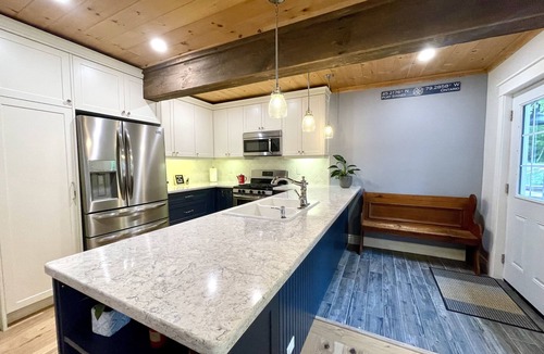 Port Sydney Cottage | Inn The Moment: A Bright and Cozy Getaway in the Heart of Muskoka