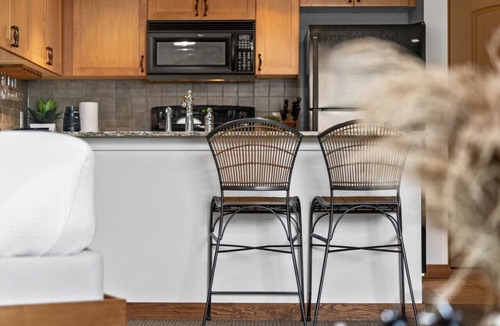Canmore Condo | ⭐️InstantSuites-Romantic Mt. View Suite|Banff⭐️