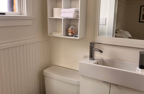 Victoria Villa | Irish Point - Top Floor Pivate Room with Ensuite
