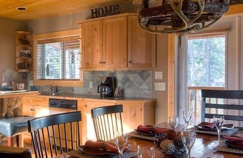 East Kootenay Ski Chalet | Iron Ring Log Chalet, Stay 3 nights, pay for 2 nights, Hot Springs Passes Incl.