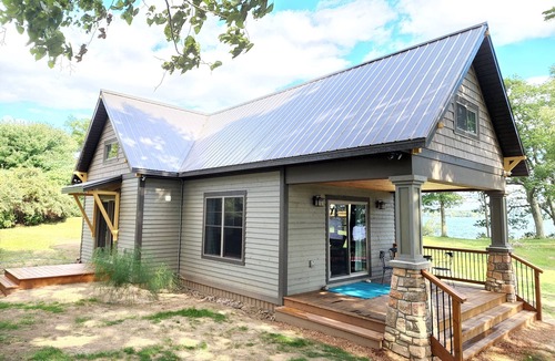 Lansdowne Cottage | Island Luxury Retreat on St Lawrence River, in Thousand Islands near Gananoque
