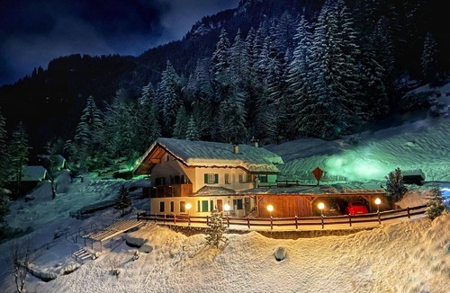 Bulla Apartment | Apartment Rosalpina with mountain view, garden and terrace