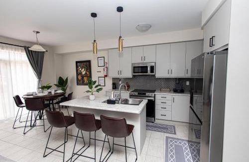 Welland House | JNShortStay- Niagara Falls Area Hidden Gem