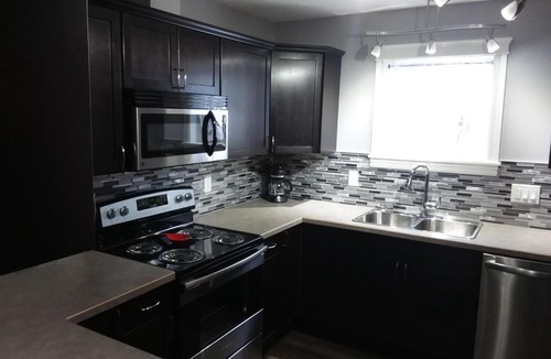 Mayerthorpe Apartment | Joanne's Cozy Hideaway