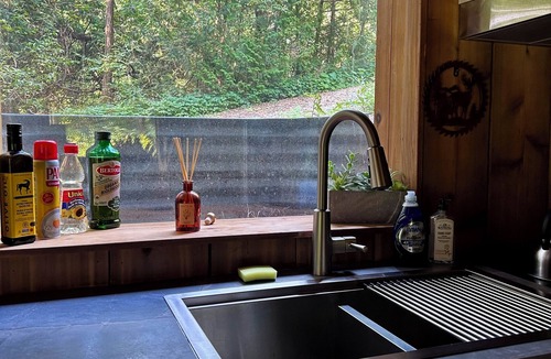 Innisfil Cabin | John Wayne Cedar Oasis
