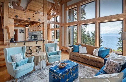 Juan de Fuca Electoral Area House | Jordan river kelp bed beach house