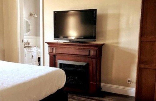 Jordan Harbour Bed & Breakfast | Jordan Station, Private King Suite with Parking & Harbour/Lake Views nn