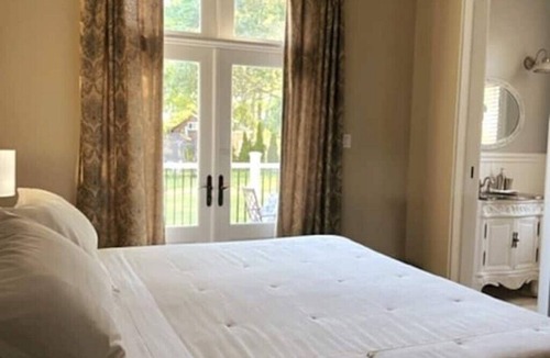 Jordan Harbour Bed & Breakfast | Jordan Station, Private King Suite with Parking & Harbour/Lake Views nn