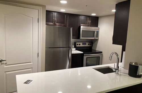 Kelowna Central Business District Apartment | June 30 - July 7, 2024 : Hotel Suite at Delta Grand Okanagan Resort, Kelowna BC