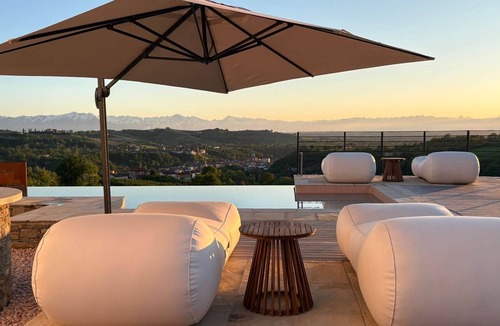 Dogliani House | Junior Suite with SPA & Pool