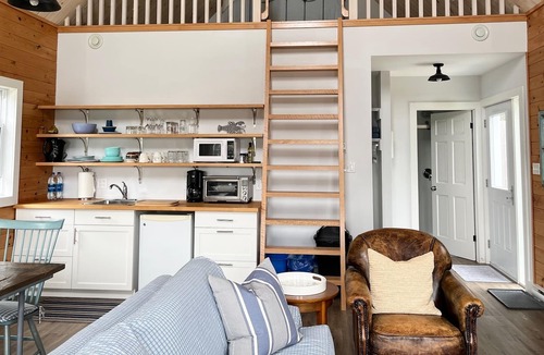 Kingsburg House | Just listed! Cozy ocean view guest house overlooking spectacular Kingsburg Beach