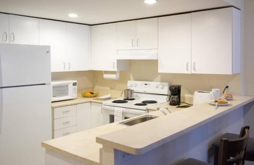 Quartier des Spectacles House | Just Minutes to Old Port! 3 Classy Units, Shopping & Dining, Full Kitchens