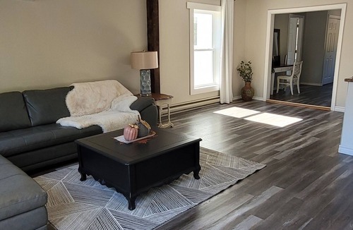 Canal House | just steps away from the Macquadavic River,minutes away from the bay of Fundy