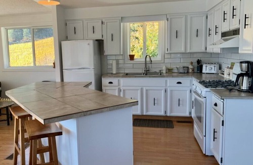 Okanagan-Similkameen House | Kaleden Lakebreeze Vista