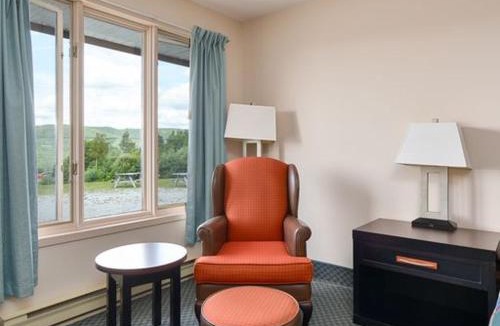 Boularderie East Hotel | Kelly's View Motel