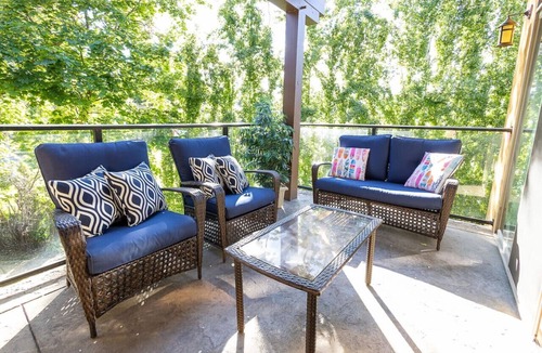 Westbank Condo | Kelowna`s #1 Lakefront Resort w/boat slip