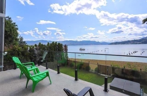 South Central House | Kelowna's Beach House