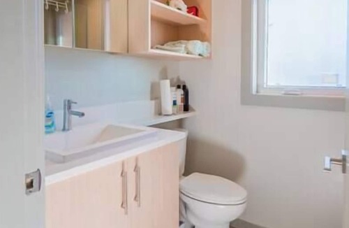 Rutland Apartment | Kelowna Studio Near Restaurants and Grocery