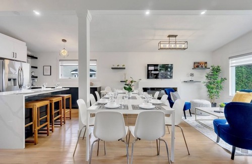 Edmonton House | Kelvin - Modern Renovated Home Near Downtown!