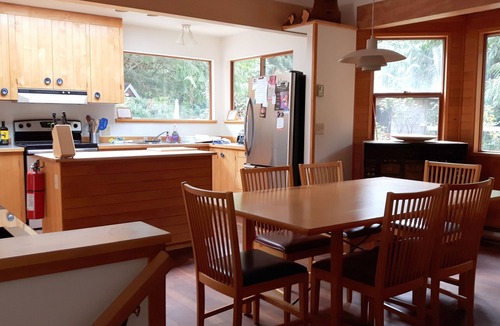 Hornby Island House | KEMA Hornby Island - House - Waterfront with Views - Beach access under repair