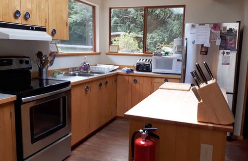 Hornby Island House | KEMA Hornby Island - House - Waterfront with Views - Beach access under repair