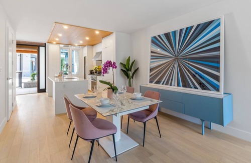 Horseshoe Bay House | Kick back and relax in this calm stylish townhome with the whole family in West!