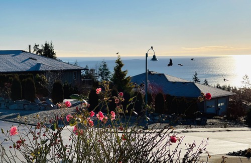 West Sechelt House | Kin Ranch - A Peaceful Garden Oasis with Luxe Views