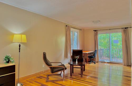 Ottawa Division House | King size bedroom & private bathroom & free parking