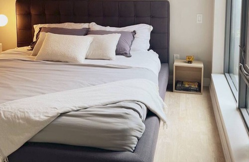 Fashion District Condo | King West Condo, 2BD/2Bath, Big Terrace & Parking