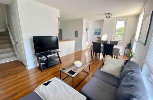 King West Village Apartment | King West Private Rooftop Retreat