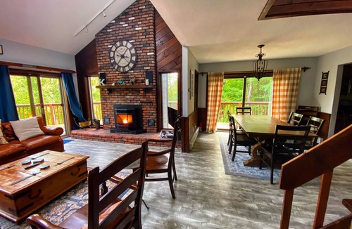 Killington Ski Chalet | Kingsbrook: Mountain chalet with Sauna, Hot Tub, AC!